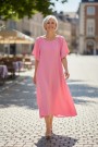 Corallrosa rundhalset viskosekjole thumbnail