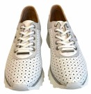 Hvit sneakers MED snøring thumbnail