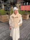 Creme vendbar vest m 
