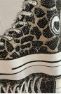 Sneakers sweaters thumbnail