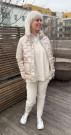 Beige blank jakke thumbnail