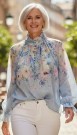 Lyseblå chiffon bluse m blomster thumbnail