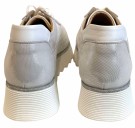 Hvit sneakers MED snøring thumbnail