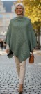 Grønn poncho, smale fletter thumbnail