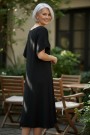 Sort rundhalset viskosekjole thumbnail