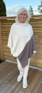 Brun og creme poncho thumbnail