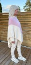 Rosa og creme poncho thumbnail