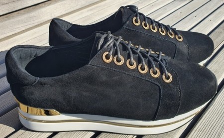 Sort semsket sneakers m stener