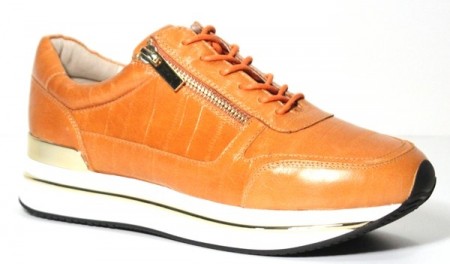 Orange joggesko