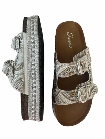 Hvit sandal m sølv spenner