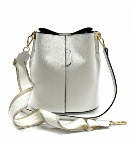 Hvit stående skinnveske