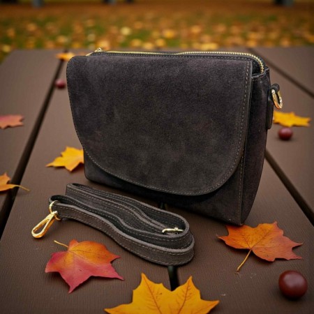 Mørk brun semsket skinnveske