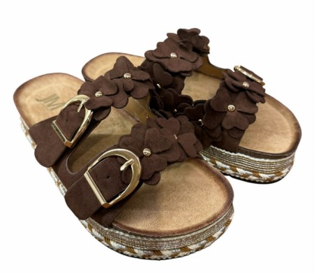 Brun sandal m matchende blomster