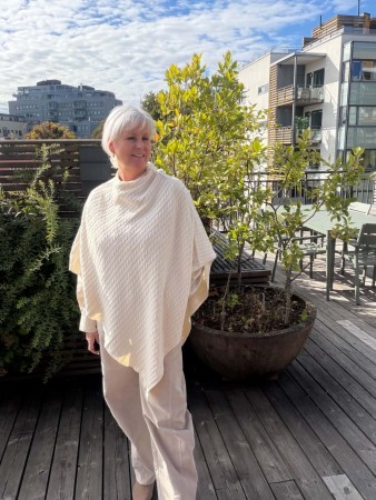 Creme poncho