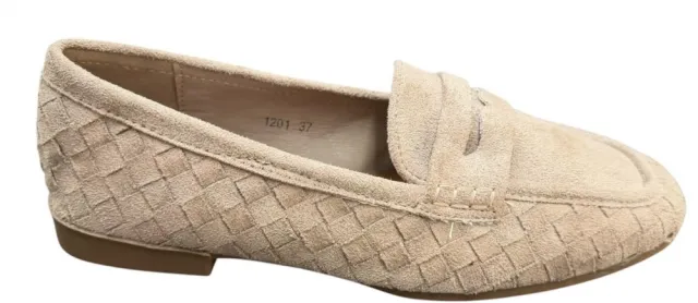 Beige mokkasin i stoff